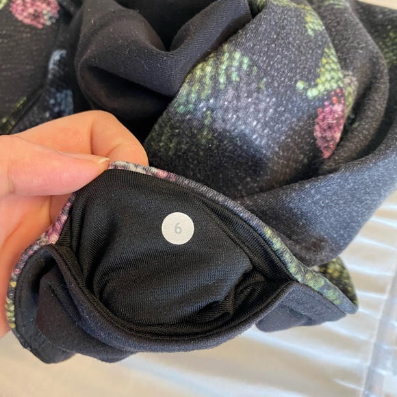 Lulu Leggings - EUC - Picture 2 of 4